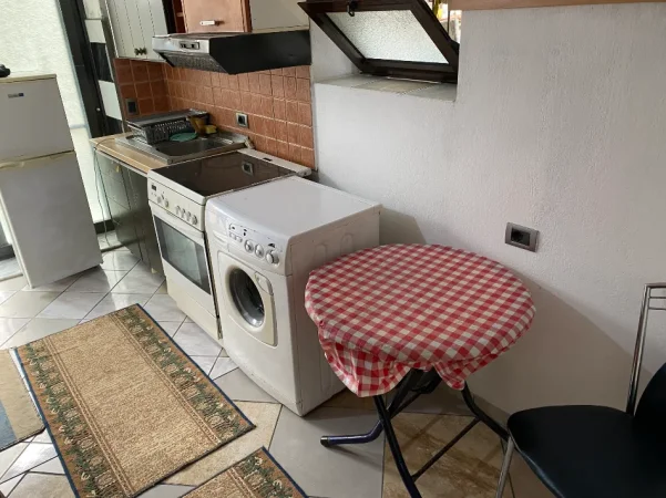 Tirane, jepet me qera garsonier Kati 1, 200 €