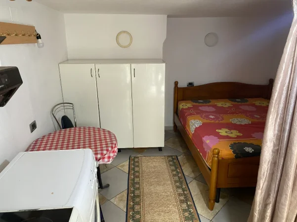 Tirane, jepet me qera garsonier Kati 1, 200 €