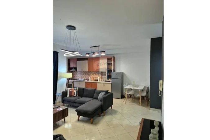 Tirane, jepet me qera apartament 2+1 , 75 m² 550 € (Astir)