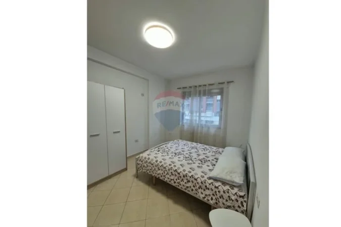 Tirane, jepet me qera apartament 2+1 , 75 m² 550 € (Astir)