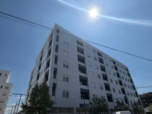 Tirane, shitet apartament 2+1+Ballkon Kati 5, 109 m² 96.700 € (Rrethi Ullirit, Kamez)