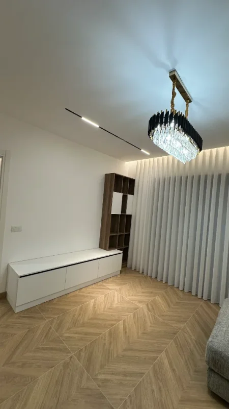 Tirane, jepet me qera apartament 1+1 Kati 1, 65 m² 650 € (Oasis rezidence)