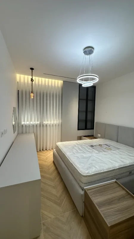 Tirane, jepet me qera apartament 1+1 Kati 1, 65 m² 650 € (Oasis rezidence)