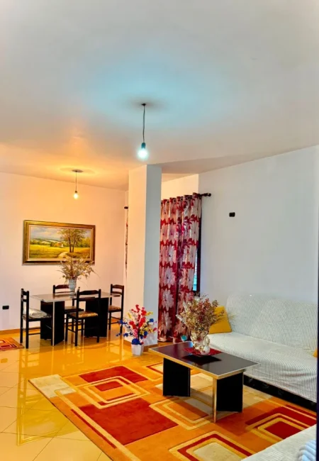 🏡 JEPET ME QERA APARTAMENT 1+1 NE 21 DHJETOR (PRANË KOMPLEKSIT MAGNET),  450 Euro