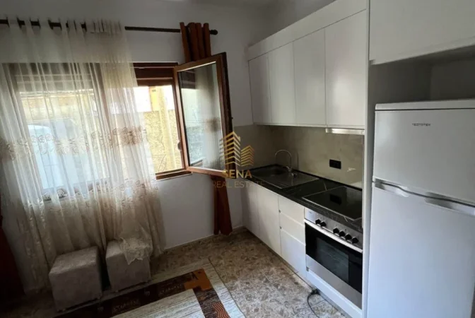 Tirane, jepet me qera apartament 1+1 Kati 2, 75 m² 370 € (Qyteti Studenti)