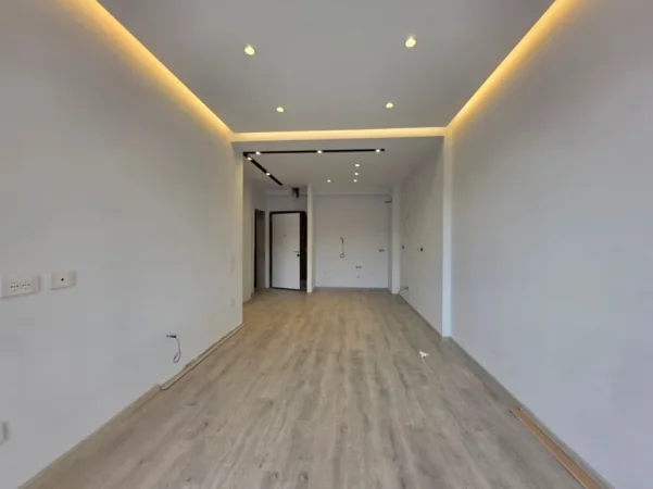 Tirane, jepet me qera apartament 1+1+Ballkon Kati 12, 72 m² 600 € (Kompleksi Golden Park)