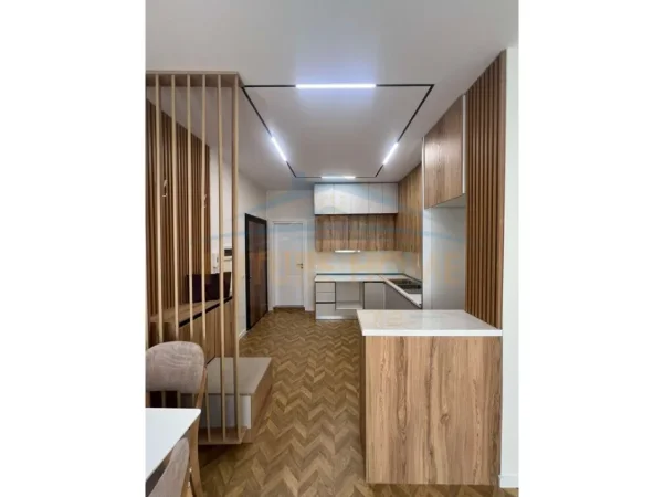 Tirane, shitet apartament 2+1 Kati 1, 84 m² 149.999 € (Unaza e Re)