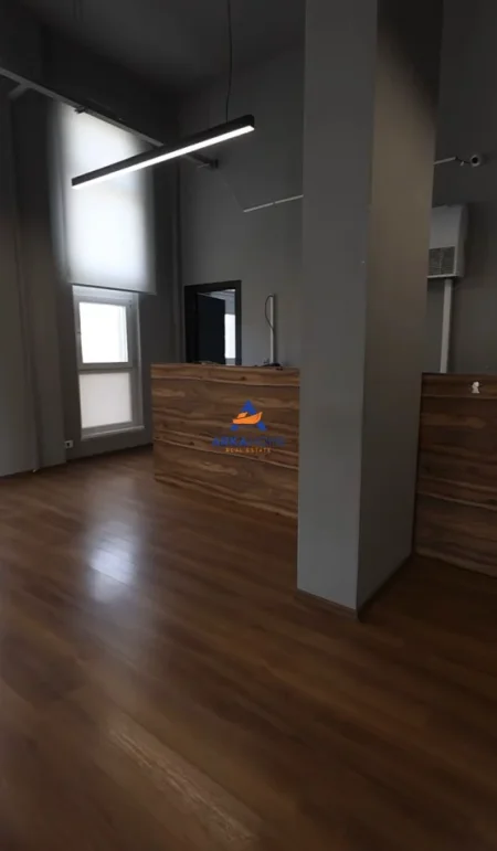Tirane, jepet me qera zyre Kati 7, 399 m² 6.384 € 