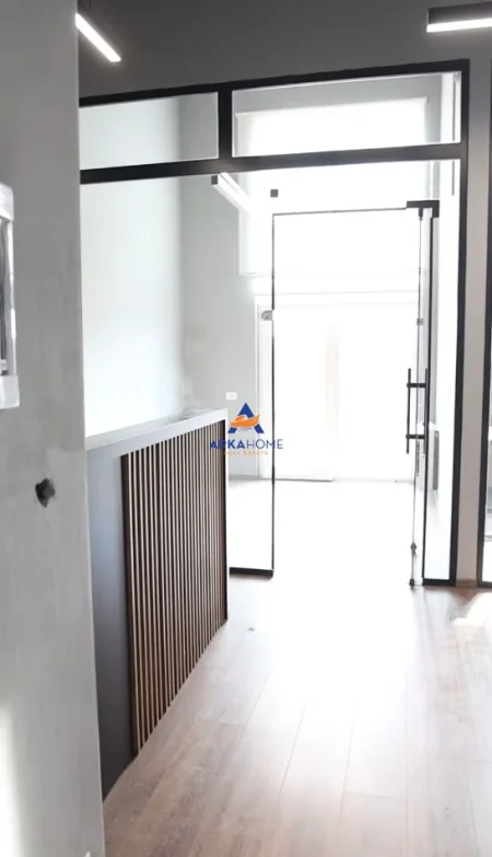 Tirane, jepet me qera zyre Kati 7, 399 m² 6.384 € 