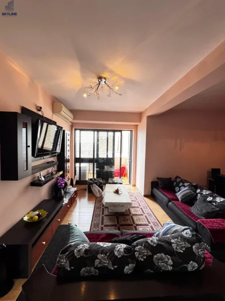 Tirane, jepet me qera apartament 2+1 Kati 7, 110 m² 600 € (Selvia)
