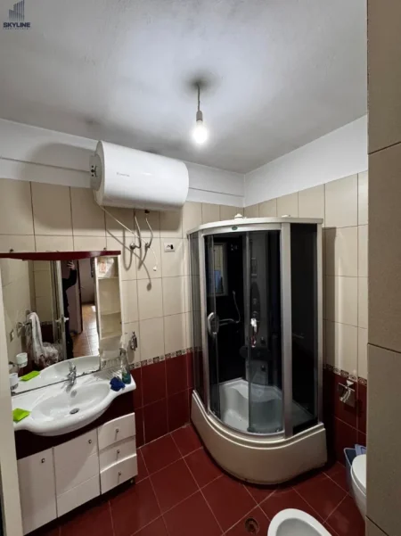 Tirane, jepet me qera apartament 2+1 Kati 7, 110 m² 600 € (Selvia)