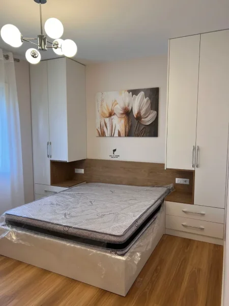 Tirane, jepet me qera garsonier Kati 5, 30 m² 450 € (PAZARI I RI)