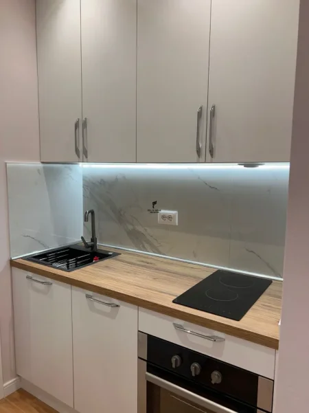 Tirane, jepet me qera garsonier Kati 5, 30 m² 450 € (PAZARI I RI)