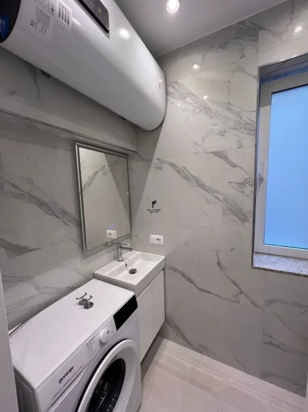 Tirane, jepet me qera garsonier Kati 5, 30 m² 450 € (PAZARI I RI)