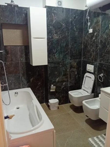 Tirane, shitet apartament 2+1 Kati 3, 190.000 € (Rruga Dervish Luzha)