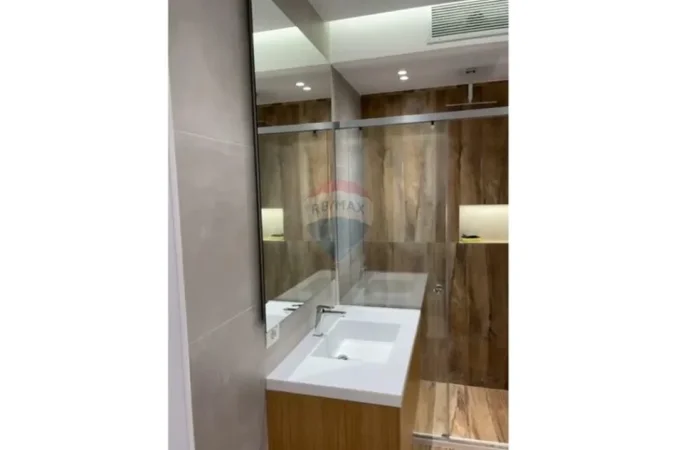 Vlore, shitet apartament 2+1 Kati 12, 100 m² 250.000 € (Rruga Pelivan Leskaj, Vlorë)