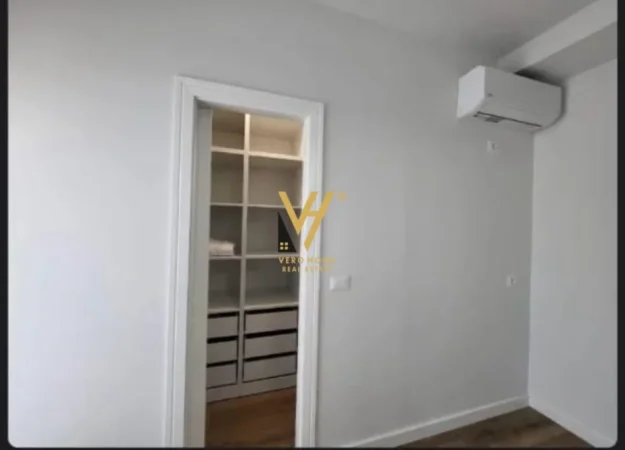 Tirane, jepet me qera apartament 1+1+Ballkon Kati 4, 60 m² 500 € (RRUGA E KAVAJES)