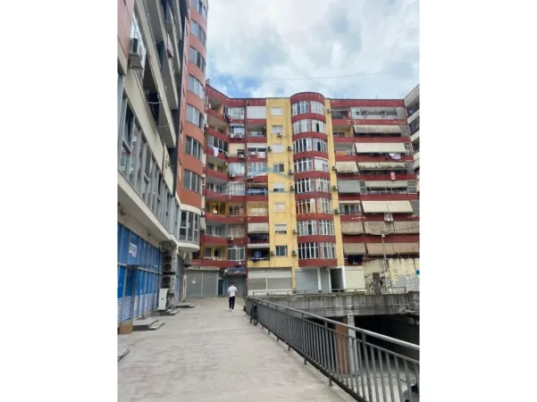 Tirane, shitet apartament 1+1 Kati 9, 68 m² 109.999 € (Astir)
