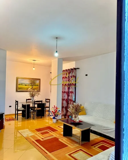 Tirane, jepet me qera apartament 1+1 Kati 3, 80 m² 450 € (21 DHJETORI)