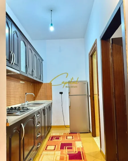 Tirane, jepet me qera apartament 1+1 Kati 3, 80 m² 450 € (21 DHJETORI)