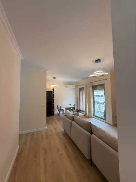 Tirane, jepet me qera apartament 2+1+Ballkon , 90 m² 1.050 € (Kompleksi Delijorgji)