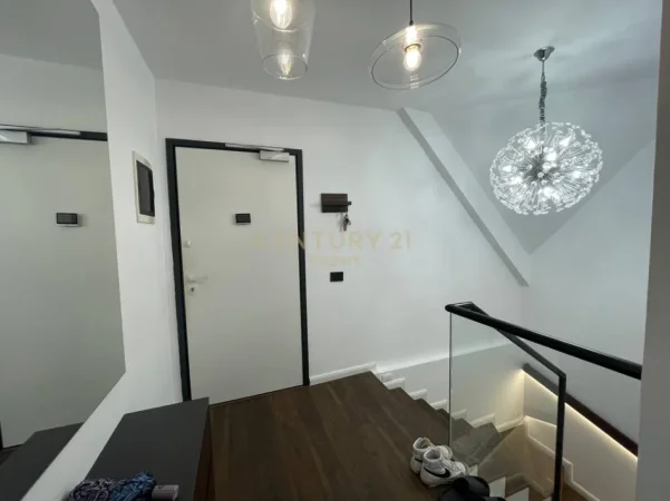 Tirane, shes apartament duplex 3+1+Aneks+Ballkon Kati 5, 190 m² 470.000 € 