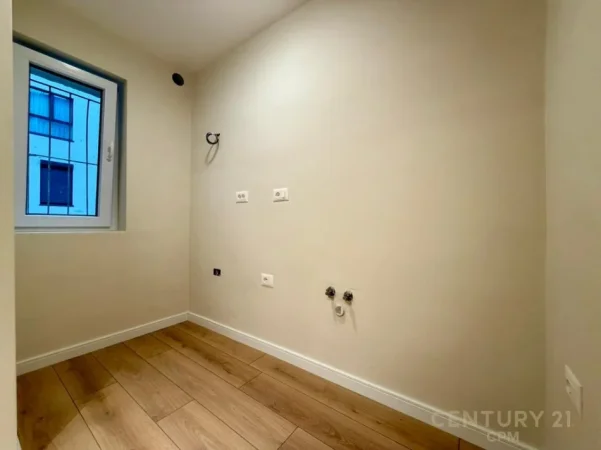 Tirane, shes apartament 1+1+Aneks+Ballkon Kati 2, 56 m² 154.000 € 