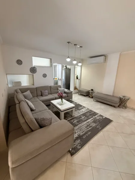 Tirane, shitet apartament 2+1+Ballkon Kati 5, 126 m² 250.000 € (Liqeni i Thate, Tirane)