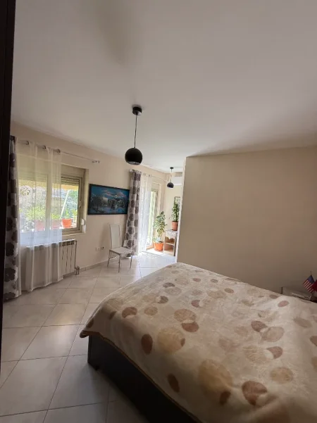 Tirane, shitet apartament 2+1+Ballkon Kati 5, 126 m² 250.000 € (Liqeni i Thate, Tirane)