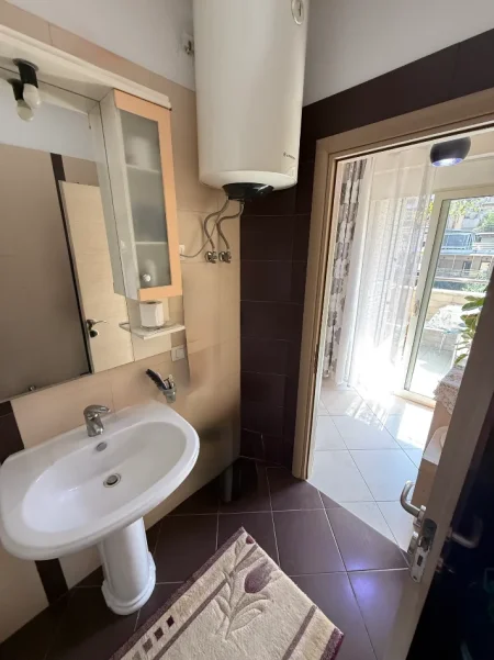 Tirane, shitet apartament 2+1+Ballkon Kati 5, 126 m² 250.000 € (Liqeni i Thate, Tirane)