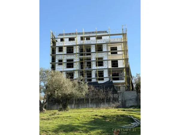 Tirane, shitet apartament 2+1+Aneks+Ballkon Kati 2, 110 m² 220.000 € 