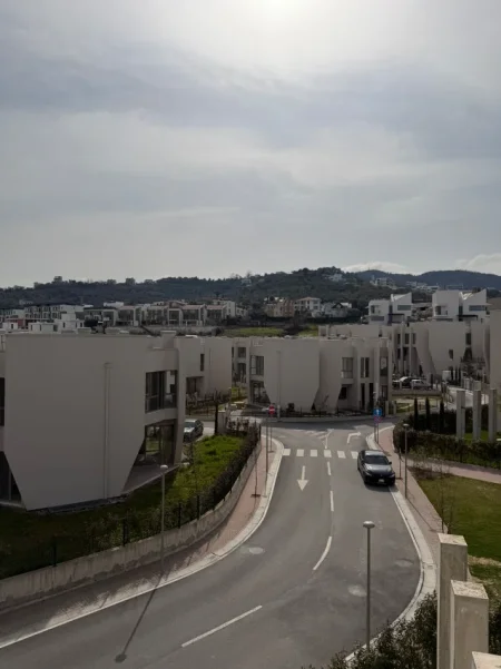 Tirane, shitet apartament 2+1+Aneks+Ballkon Kati 2, 126 m² (Rruga Hiqmet Buzi)