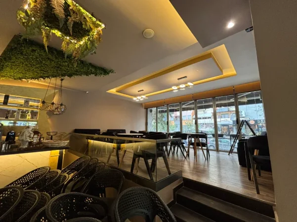 Tirane, jepet me qera Astir  bar-kafe Lokal Kati 0, 90 m² 2.000 €