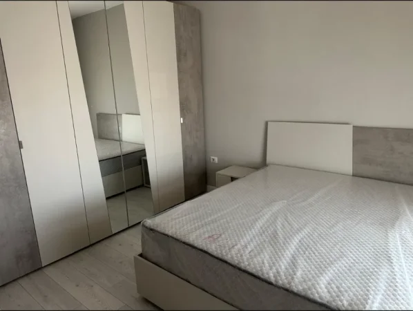Tirane, jepet me qera apartament 2+1 Kati 7, 80 m² 600 € (materniteti ri)