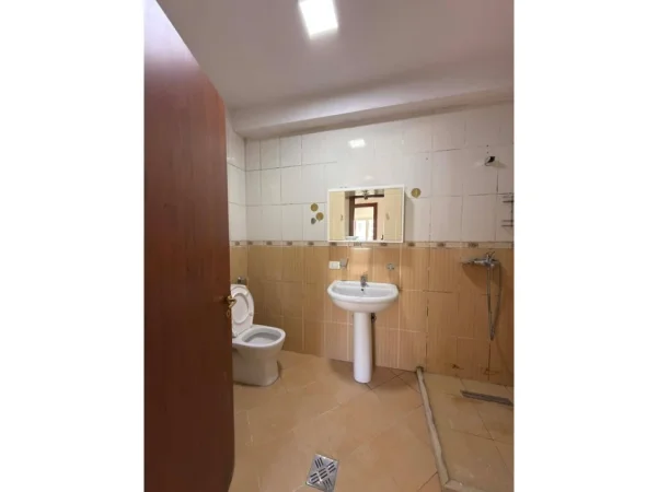 Tirane, shes apartament 3+1+Aneks+Ballkon Kati 1, 114 m² 238.000 € 