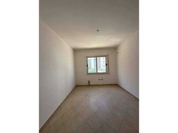 Tirane, shes apartament 3+1+Aneks+Ballkon Kati 1, 114 m² 238.000 € 