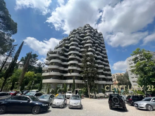 Tirane, shitet apartament 5+1+Aneks+Ballkon Kati 2, 332 m² (Lion Park 1)