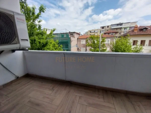 Tirane, jepet me qera apartament 3+1+Ballkon Kati 2, 102 m² 800 € (MINE PEZA)
