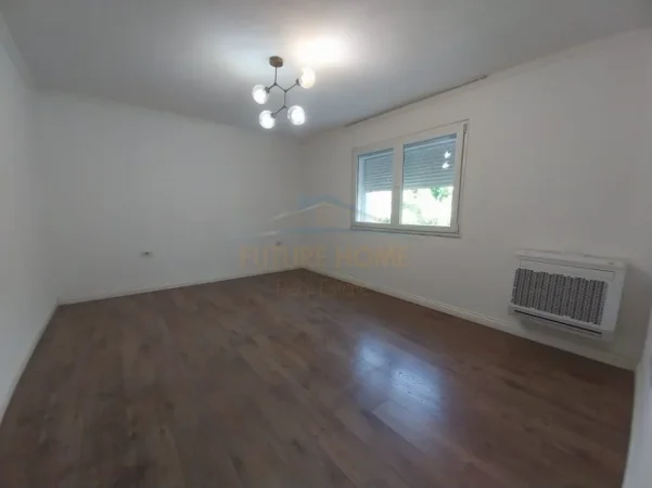 Tirane, jepet me qera apartament 3+1+Ballkon Kati 2, 102 m² 800 € (MINE PEZA)