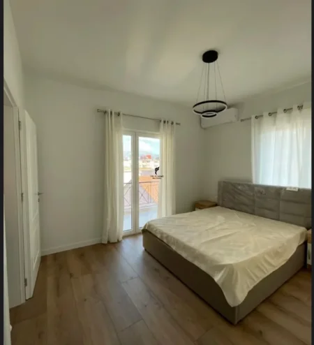 Tirane, jepet me qera apartament 1+1 Kati 4, 60 m² 500 € (ISH PARKU)