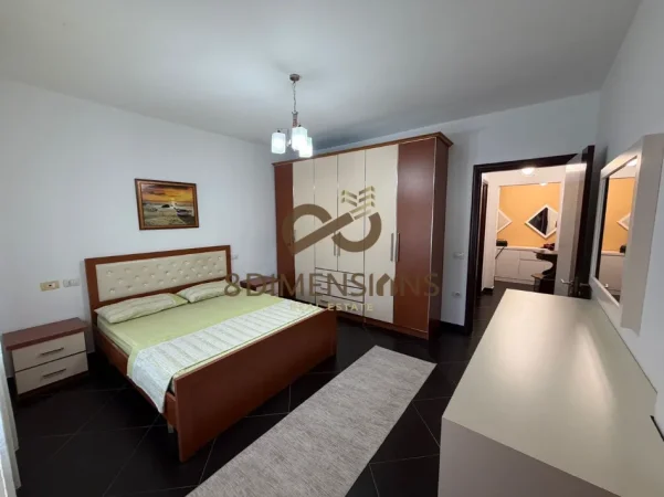 Tirane, jepet me qera apartament 2+1+Ballkon Kati 8, 100 m² 500 € (astir)