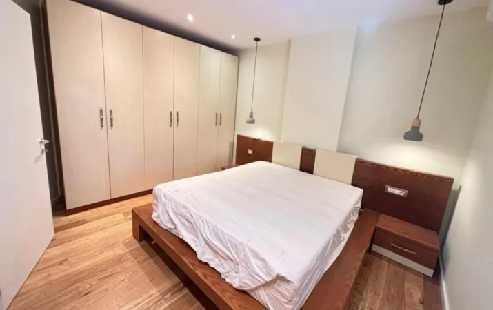 Tirane, jepet me qera apartament 3+1 Kati 3, 105 m² 850 € (Depo Pazari I Ri)