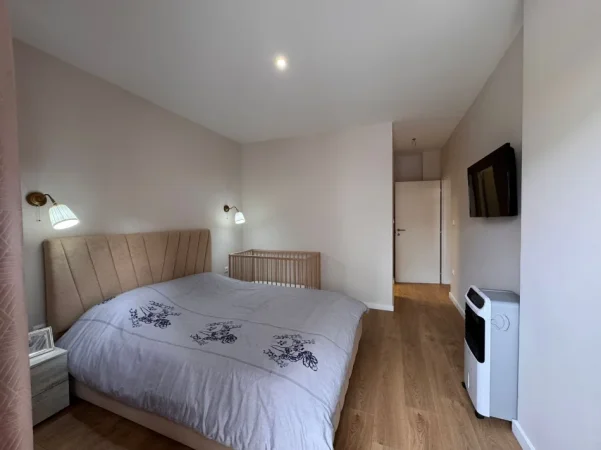 Tirane, shitet apartament 2+1+Ballkon Kati 3, 108 m² 240.000 € (Liqeni i Thatë)