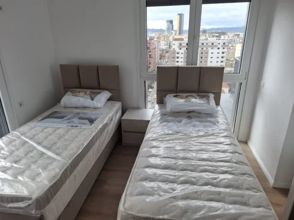 Tirane, jepet me qera 2+1 Kati 9, 103 m² 1.300 € (RRUGA QEMAL STAFA)