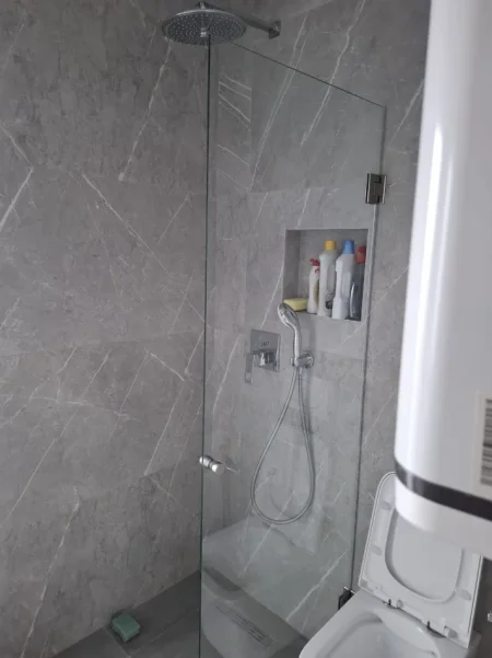 Tirane, jepet me qera 2+1 Kati 9, 103 m² 1.300 € (RRUGA QEMAL STAFA)