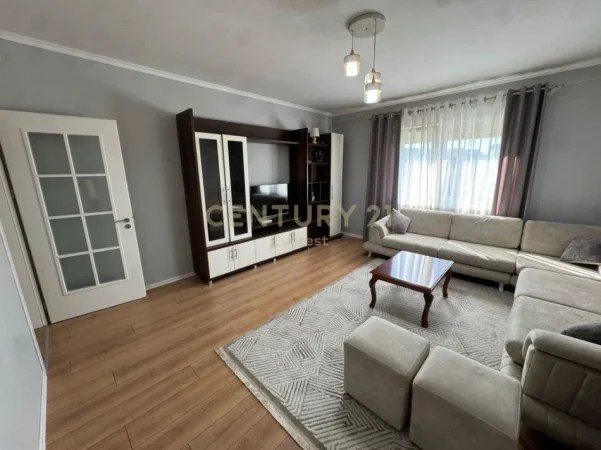 KOPSHTI BOTANIK, APARTAMENT 2+1+2+PARKIM PER QIRA 1000euro