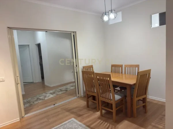 KOPSHTI BOTANIK, APARTAMENT 2+1+2+PARKIM PER QIRA 1000euro