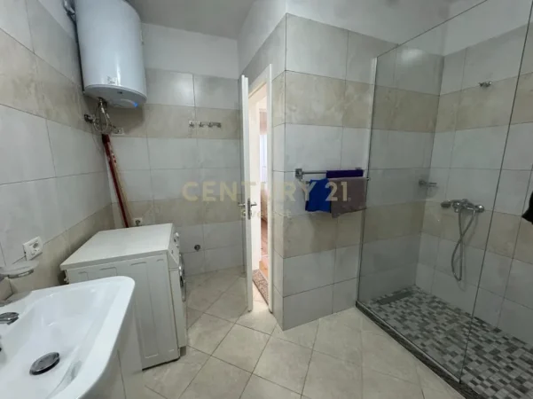 KOPSHTI BOTANIK, APARTAMENT 2+1+2+PARKIM PER QIRA 1000euro