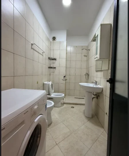Tirane, jepet me qera apartament 2+1 Kati 7, 100 m² 450 € (ASTIR)