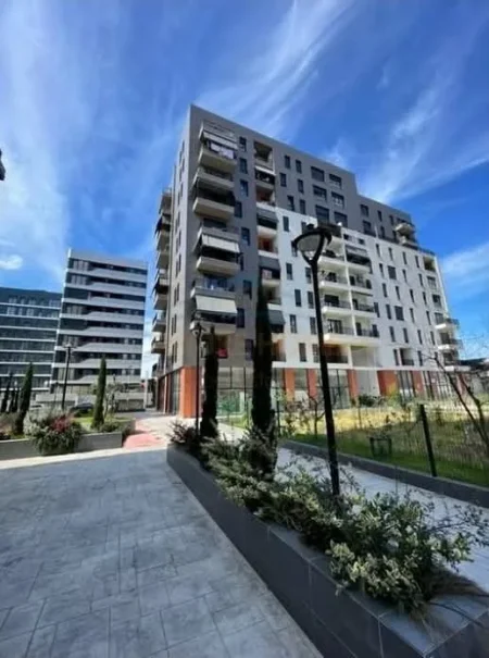 Tirane, jepet me qera ambjent biznesi Kati 0, 55 m² 650 € (don bosko)
